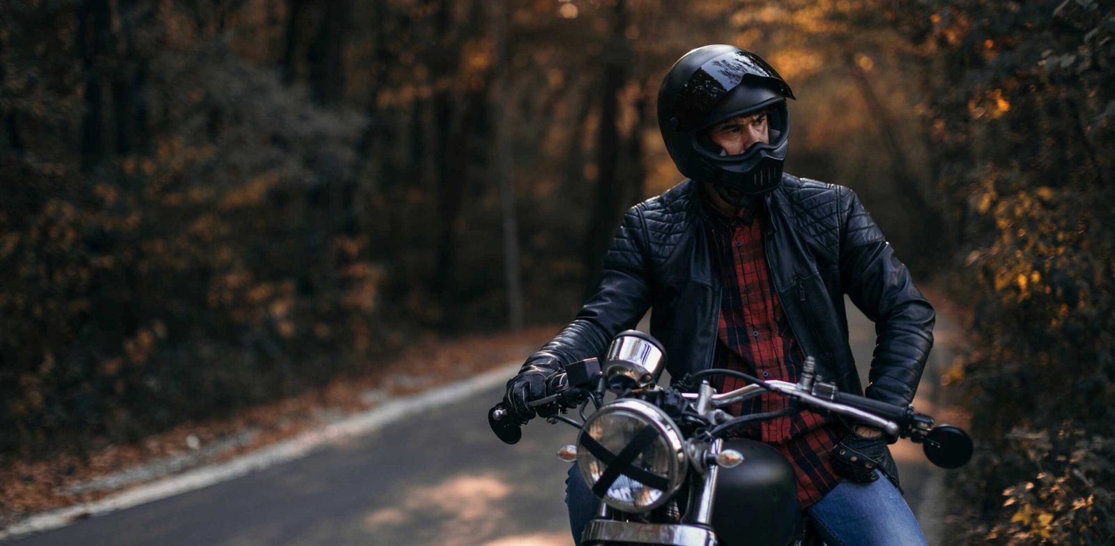 what is a cafe racer jacket